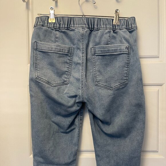 American Eagle Cozy Next Level Stretch Jeans Size 6 - Picture 3 of 5